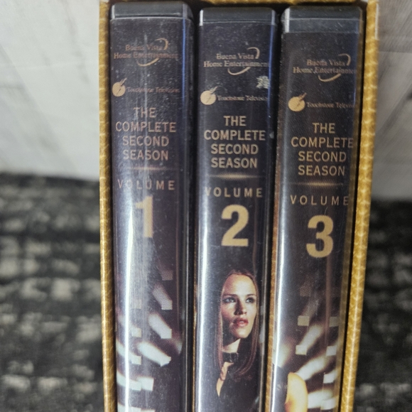 ALIAS The Complete Second Season DVD Box Set DVD - Picture 6 of 8